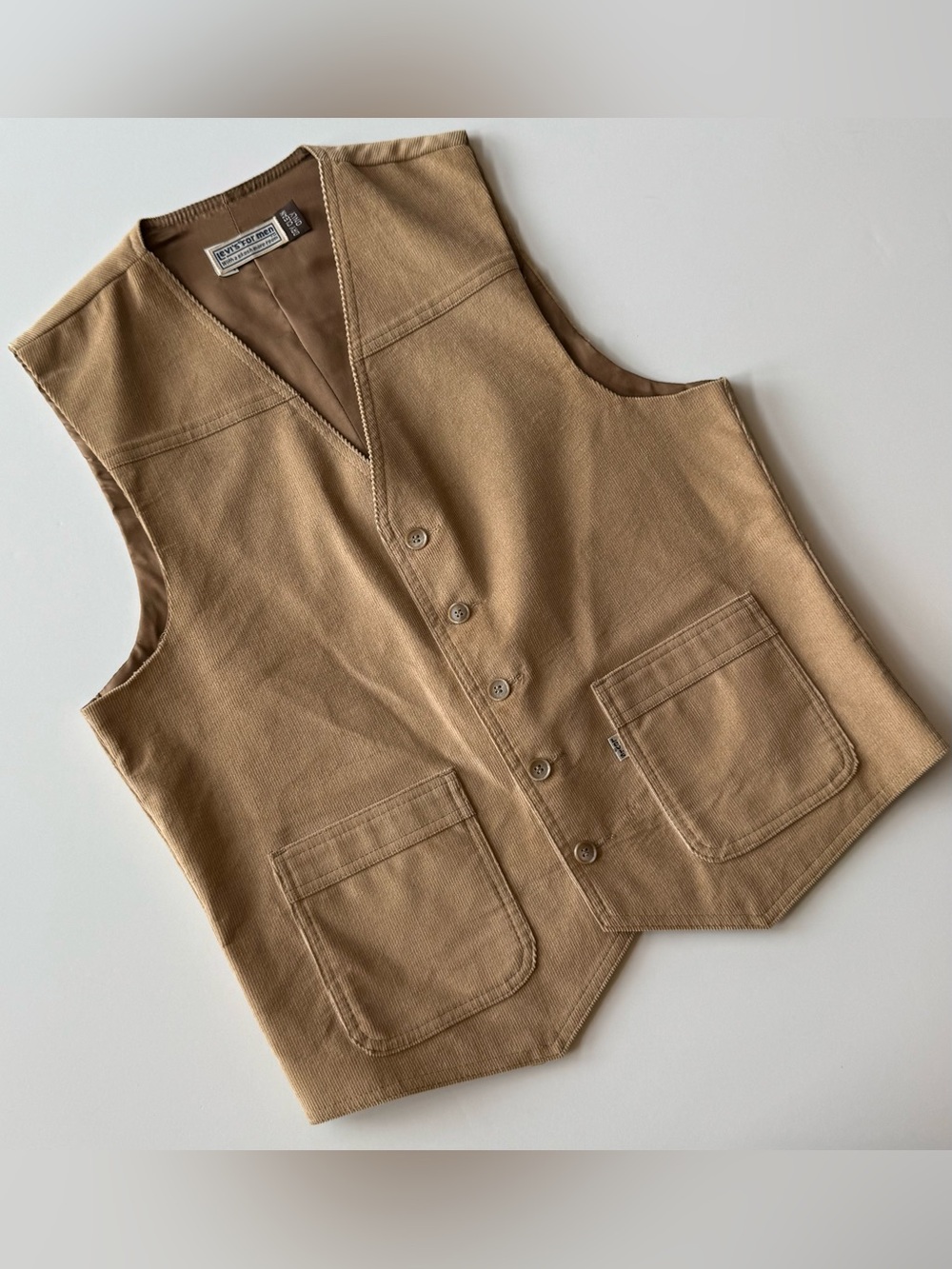 Vintage Levi’s For Men With A Skosh More Room Corduroy Vest Tan 80s 90s Mens M